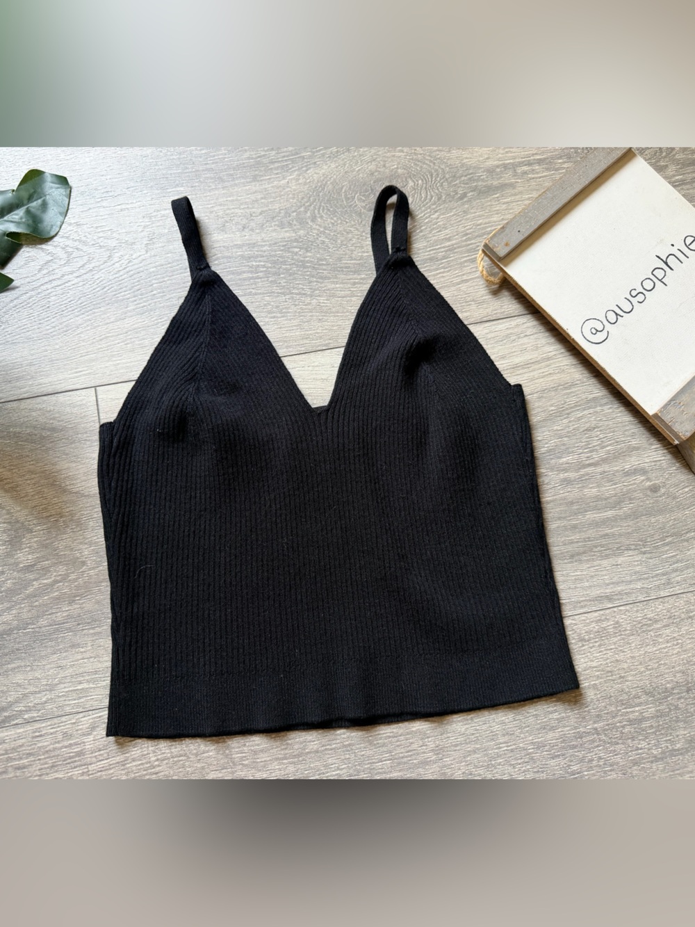 Forever 21 Black Ribbed V-Neck Knit Cami Top. Size S